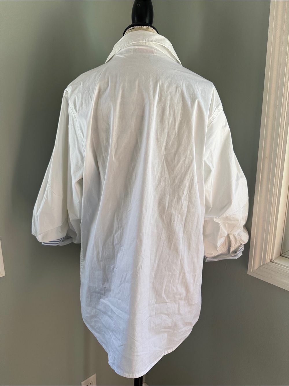 Tizzie white cotton button down v-neck balloon sleeved shirt EUC size XL - Picture 4 of 7